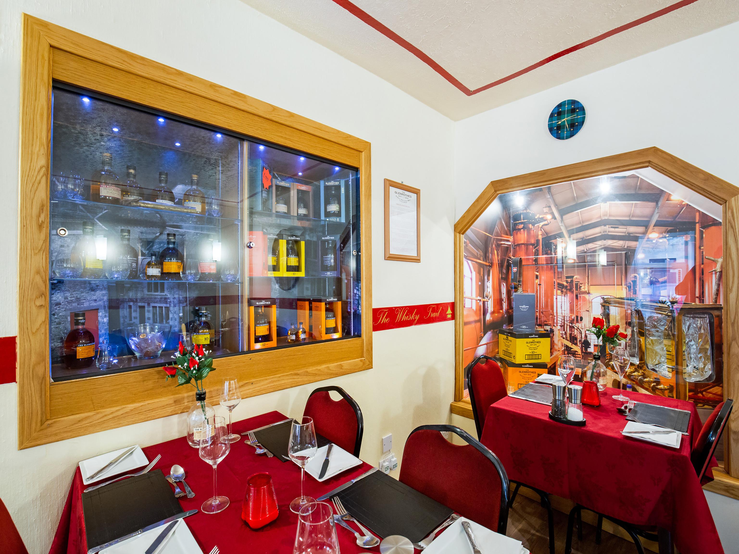 OYO Eastbank Hotel Rothes Buitenkant foto
