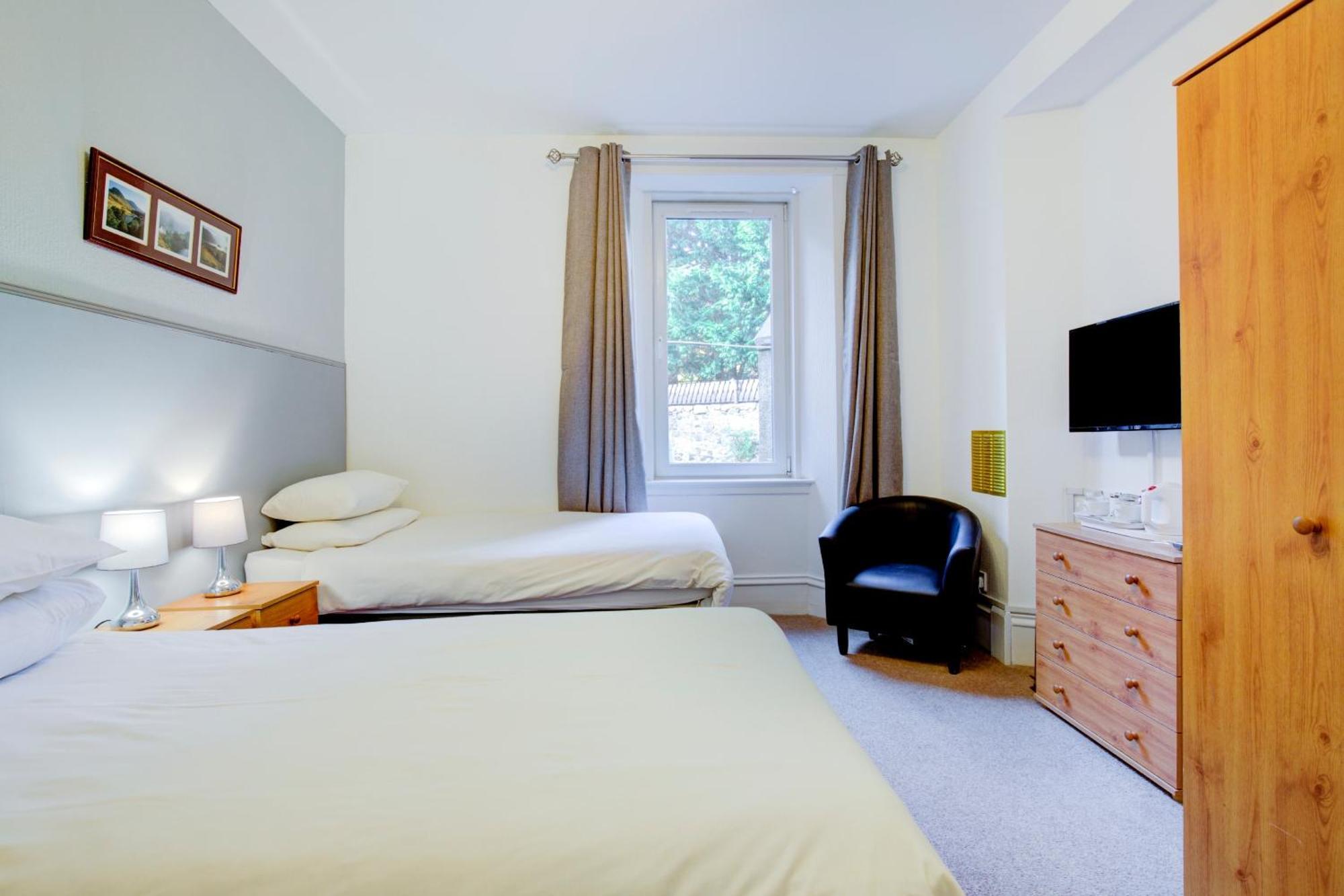 OYO Eastbank Hotel Rothes Buitenkant foto