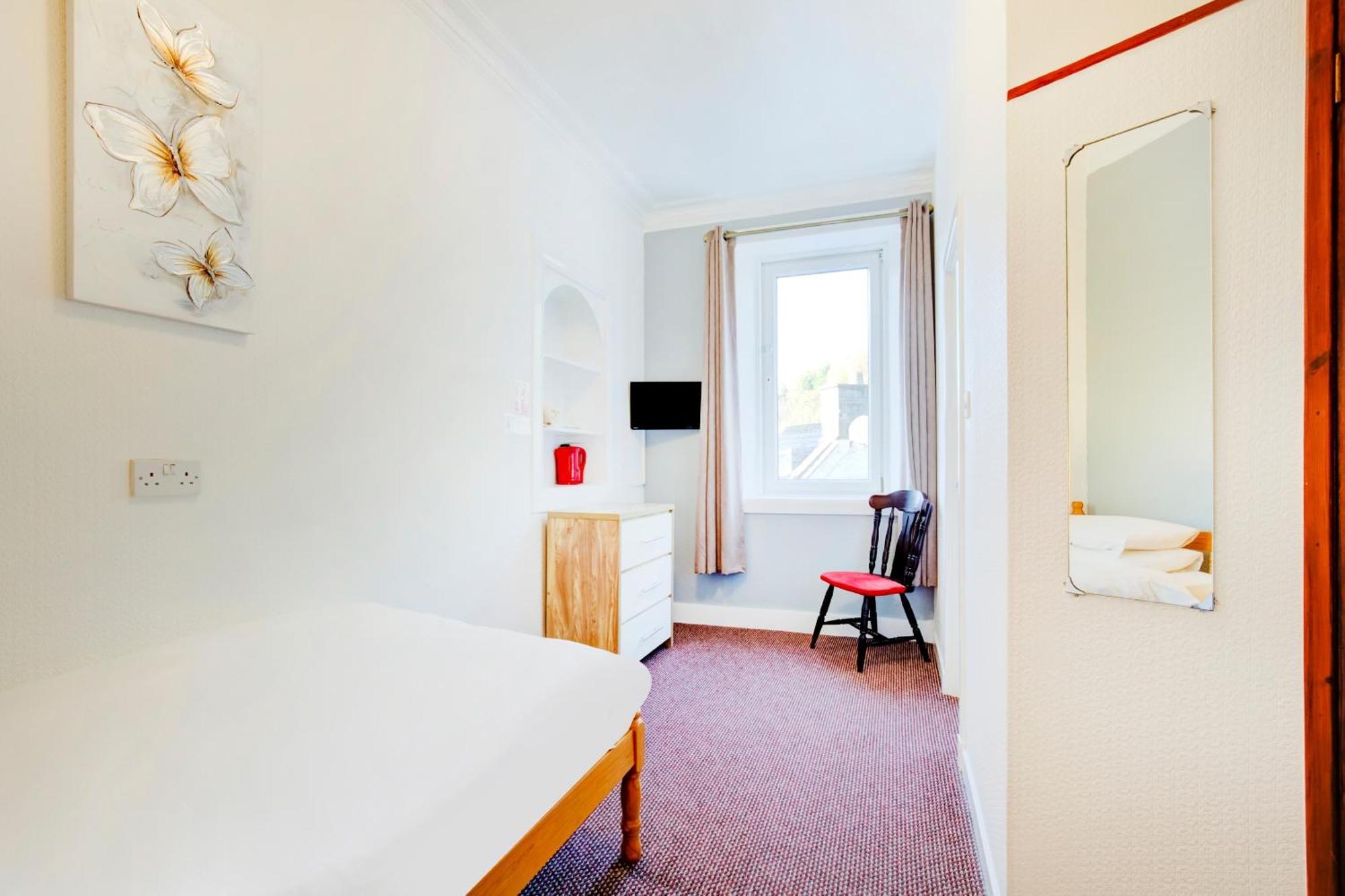 OYO Eastbank Hotel Rothes Buitenkant foto