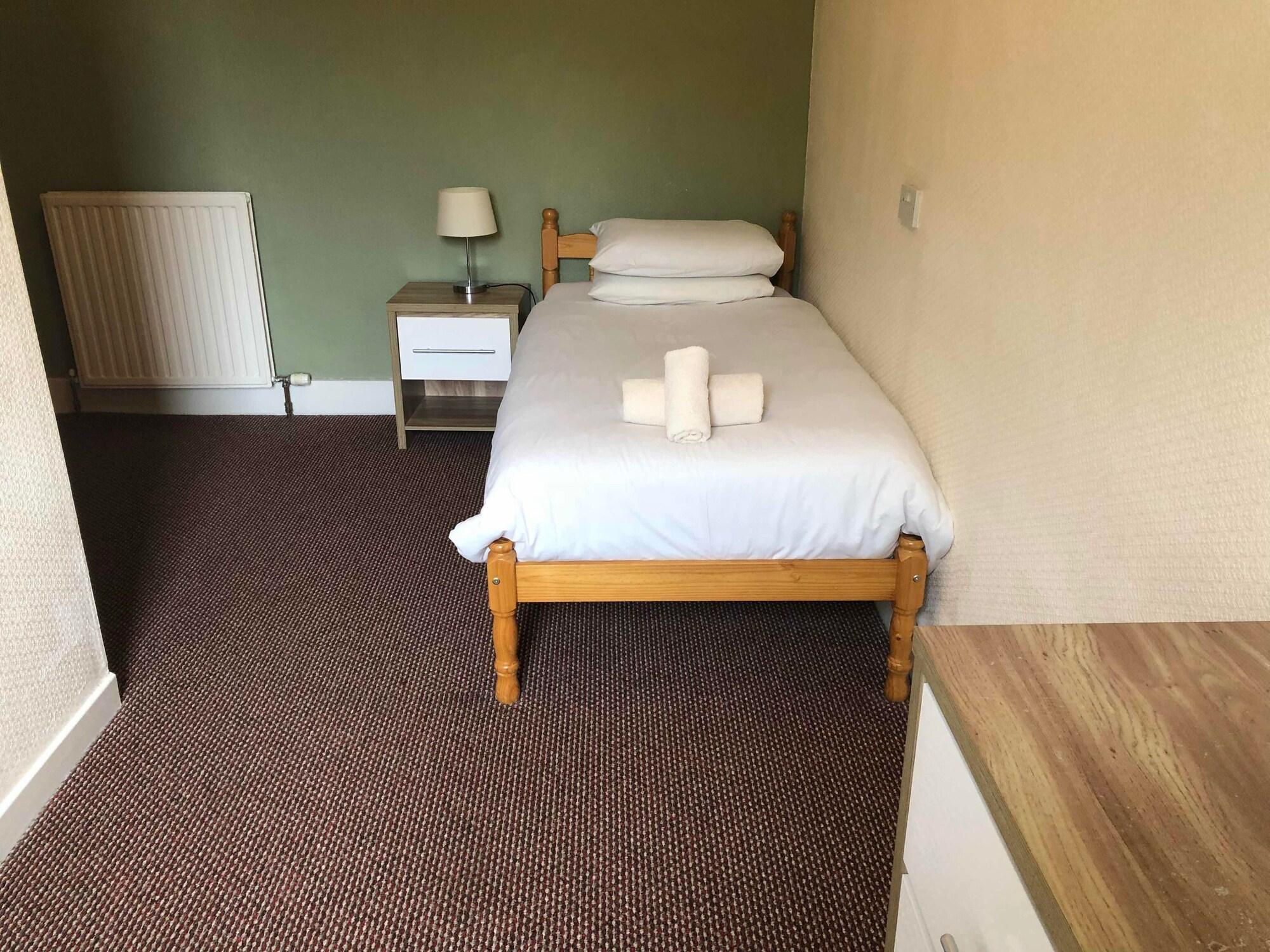OYO Eastbank Hotel Rothes Buitenkant foto